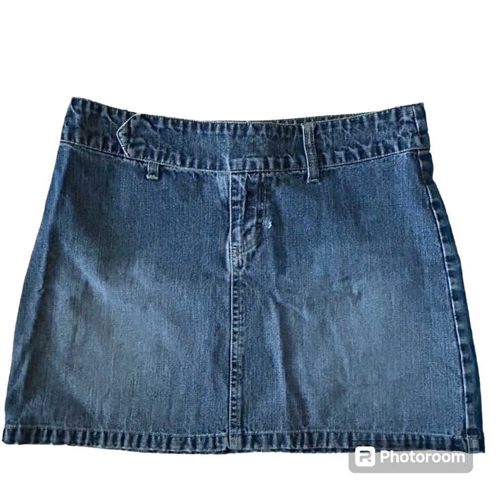 Distress mini denim skirt